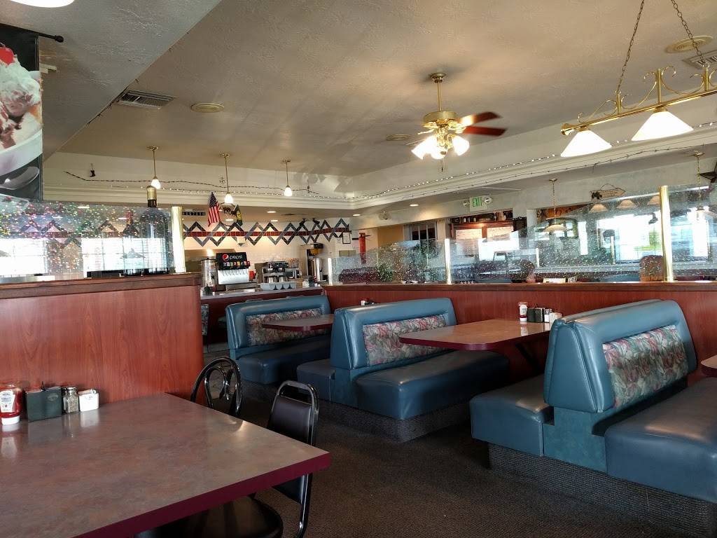 Rockin R Restaurant | restaurant | 201 Antelope Blvd, Red Bluff, CA 96080, USA | 5305282360 OR +1 530-528-2360