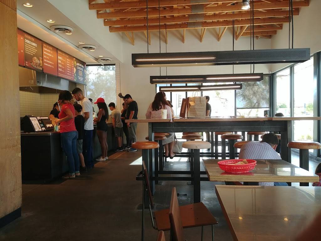 Chipotle Mexican Grill | restaurant | 6810 Menaul Blvd NE, Albuquerque, NM 87110, USA | 5058841716 OR +1 505-884-1716