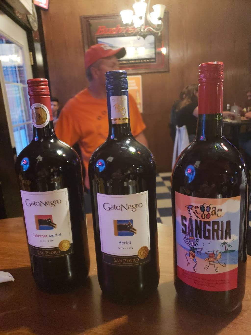 Kristis Pour House | restaurant | 211 E Main St, Hart, MI 49420, USA | 2318732378 OR +1 231-873-2378