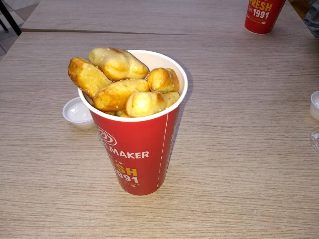 Pretzelmaker | restaurant | 463 Brandon Town Center Dr, Brandon, FL 33511, USA | 8136542724 OR +1 813-654-2724