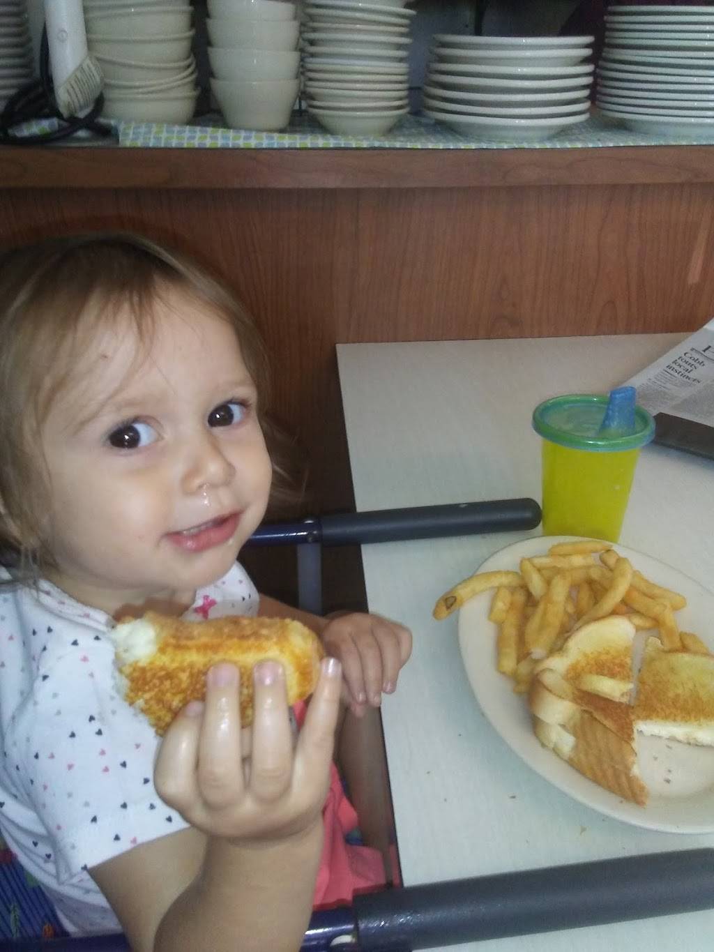 Campus Corner | restaurant | 92 Bridge St, Plattsburgh, NY 12901, USA | 5183243355 OR +1 518-324-3355