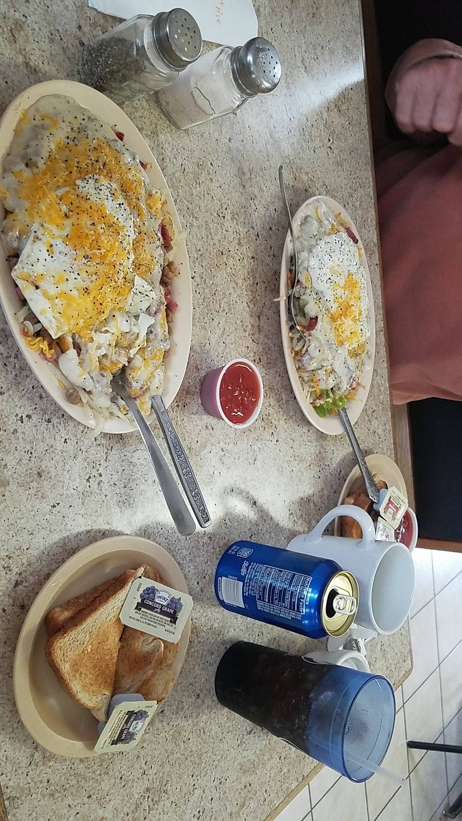 Mamas Back Porch | restaurant | 205 S 3rd St, Mt Pleasant, IA 52641, USA | 3199865054 OR +1 319-986-5054