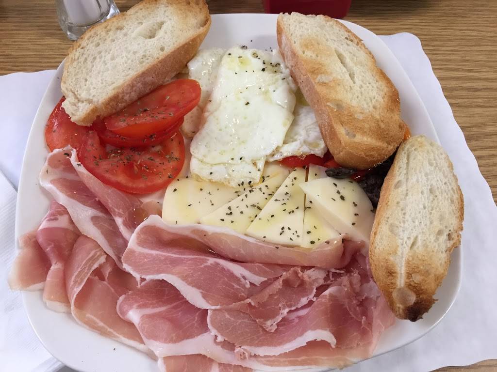 Crostini | restaurant | 201 Meadow St, Branford, CT 06405, USA | 2034881040 OR +1 203-488-1040