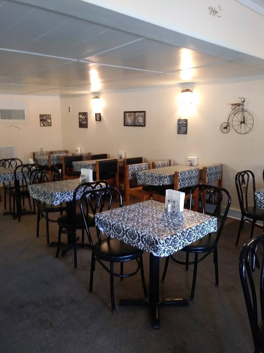 Binks on Main | restaurant | 214 N Main St, Bishopville, SC 29010, USA | 8034832113 OR +1 803-483-2113