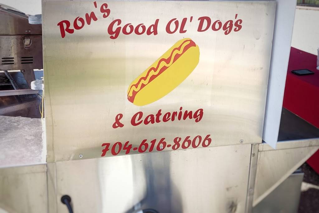Rons Good Ol Dogs & Catering | restaurant | Wilkinson Blvd &, Morris Field Dr, Charlotte, NC 28208, USA | 7046168606 OR +1 704-616-8606