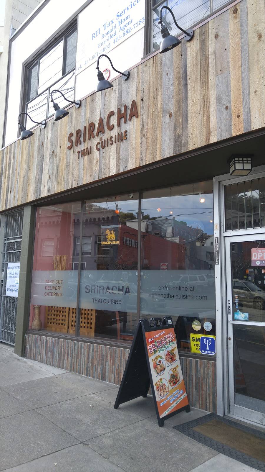 Sriracha Thai Cuisine | restaurant | 2308, 1319 9th Ave, San Francisco, CA 94122, USA | 4155647722 OR +1 415-564-7722