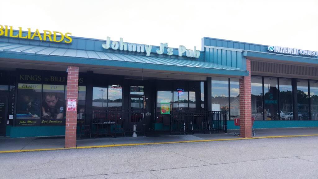 Johnny Js Pub & Grille, Lakes | restaurant | 3333 Manchester Rd # 3, Akron, OH 44319, USA | 3306447229 OR +1 330-644-7229