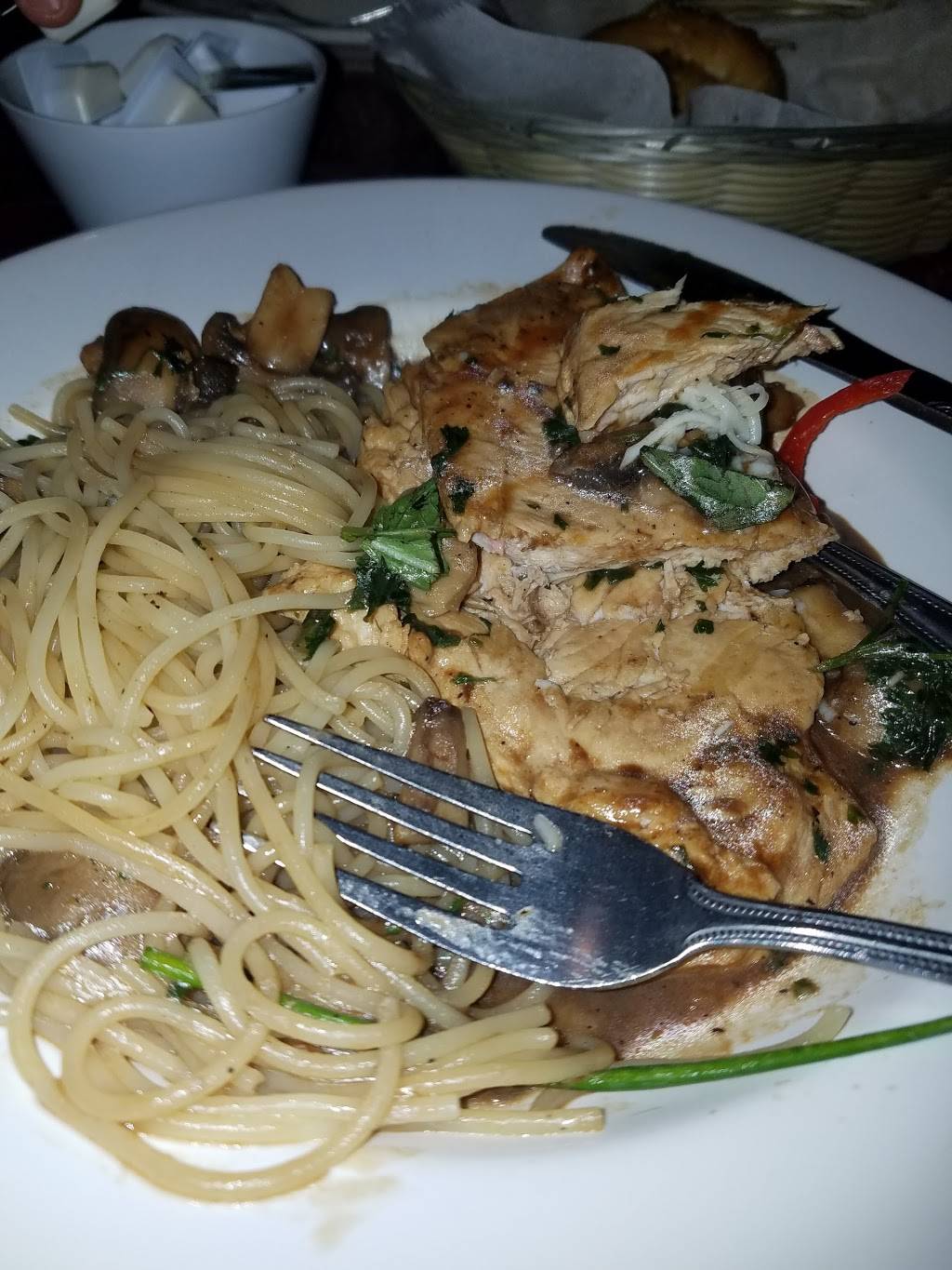 Louie Italian Restaurant | restaurant | 4979 Northwest Loop 410, San Antonio, TX 78229, USA | 2104814360 OR +1 210-481-4360