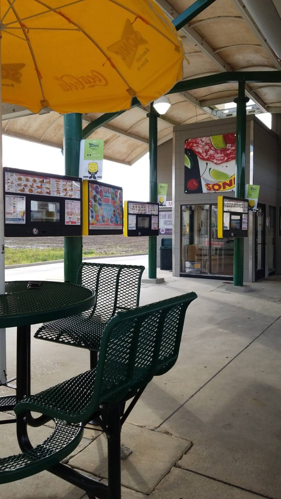 Sonic Drive-In | restaurant | 2434 ONeal Ln, Baton Rouge, LA 70816, USA | 2257511171 OR +1 225-751-1171