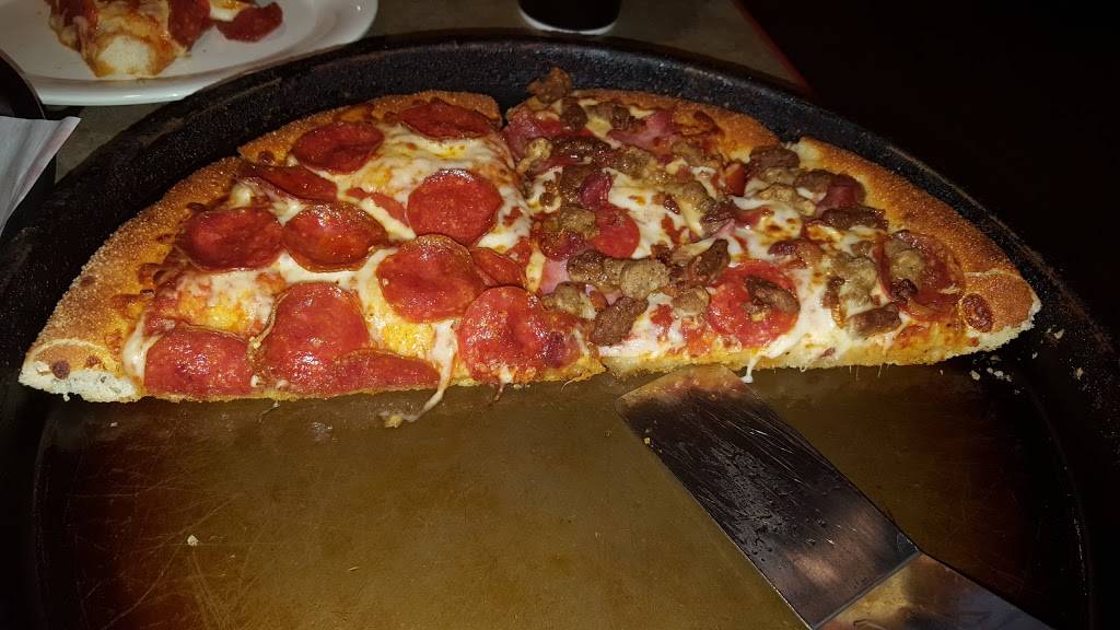 Pizza Hut | restaurant | 18509 Woodfield Rd, Gaithersburg, MD 20879, USA | 3019907505 OR +1 301-990-7505