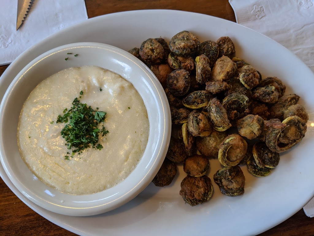 White Wolf Inn | restaurant | 146 Main St, Stratton, ME 04982, USA | 2072462922 OR +1 207-246-2922