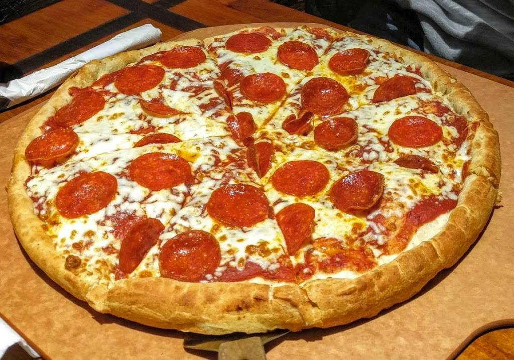 Uncle Bucks Fish Bowl and Grill | restaurant | 1 Bass Pro Dr, Memphis, TN 38105, USA | 9012918000 OR +1 901-291-8000