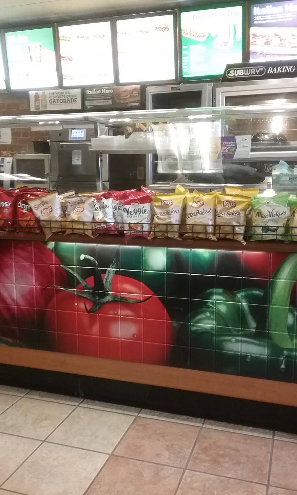 Subway | restaurant | 6407 W Main St, Belleville, IL 62223, USA | 6183987530 OR +1 618-398-7530