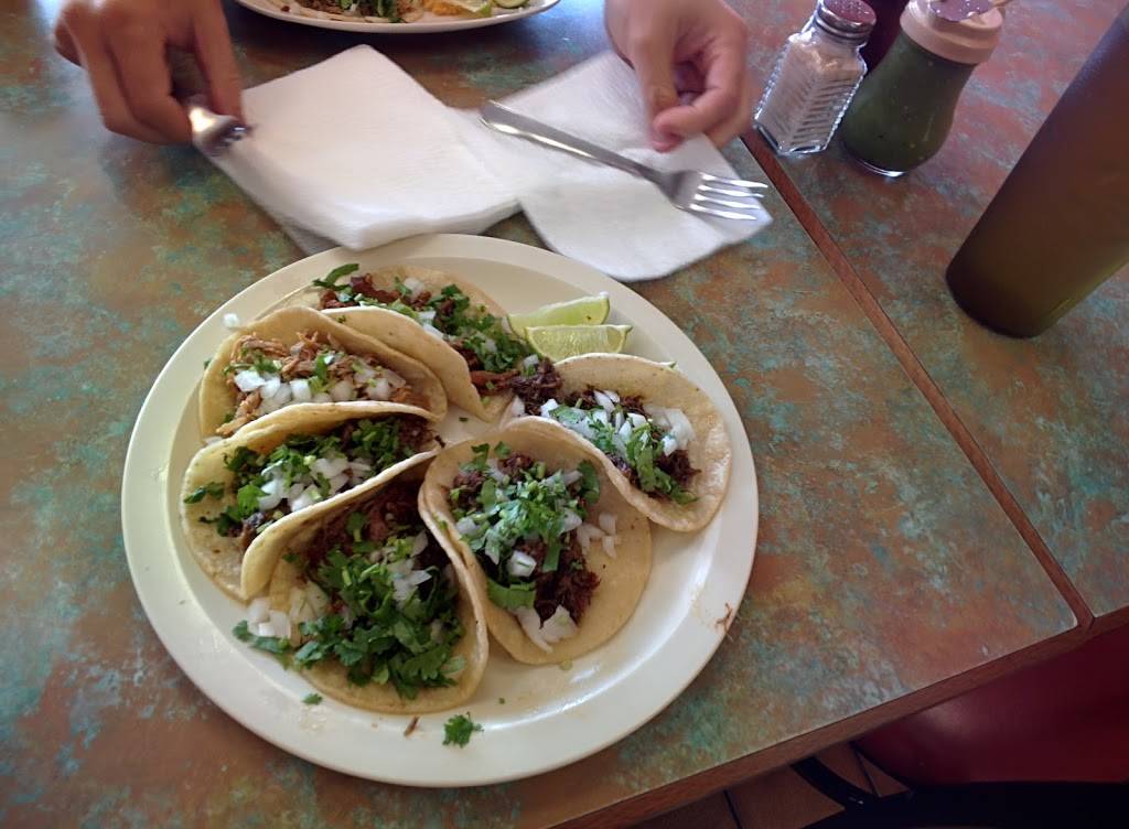 El Patroncito | restaurant | 2717 E Belt Line Rd #111, Carrollton, TX 75006, USA | 9724787117 OR +1 972-478-7117