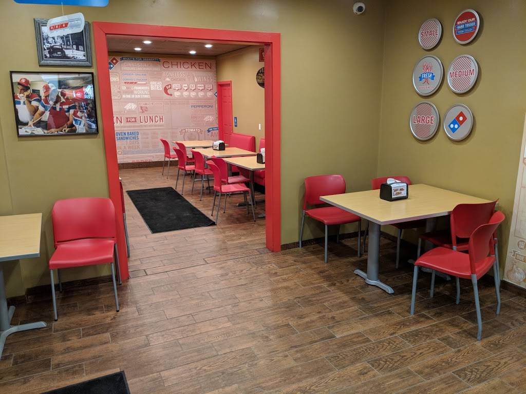 Dominos Pizza | meal delivery | 19 W Main Rd, Middletown, RI 02842, USA | 4018496940 OR +1 401-849-6940