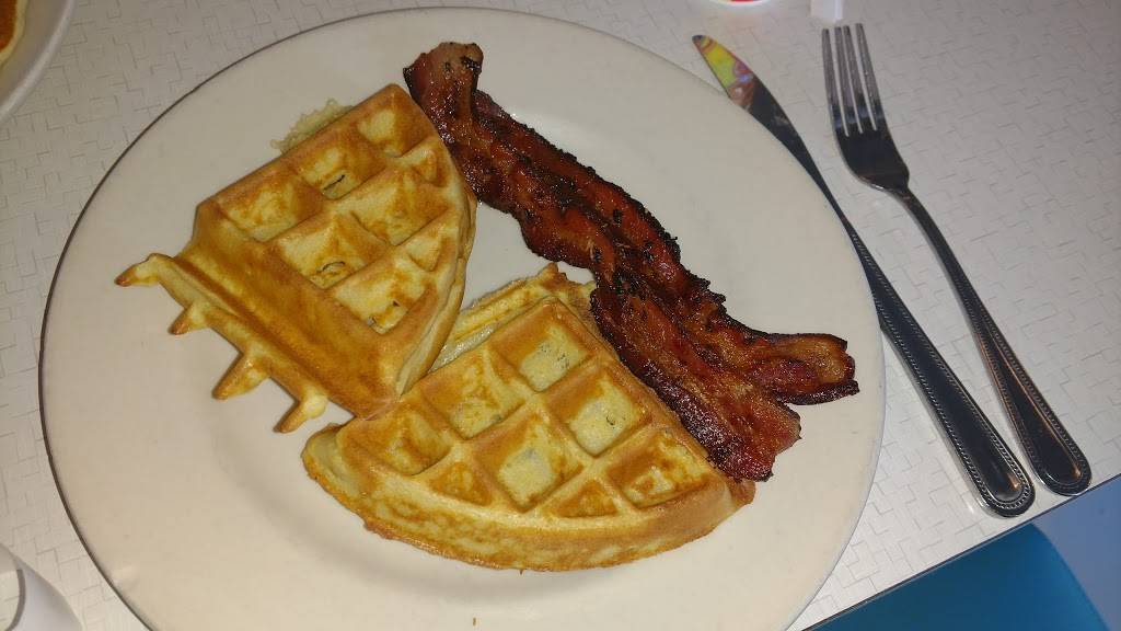 The Breakfast Joynt | restaurant | 10101 E Bell Rd #107, Scottsdale, AZ 85260, USA | 4804435324 OR +1 480-443-5324