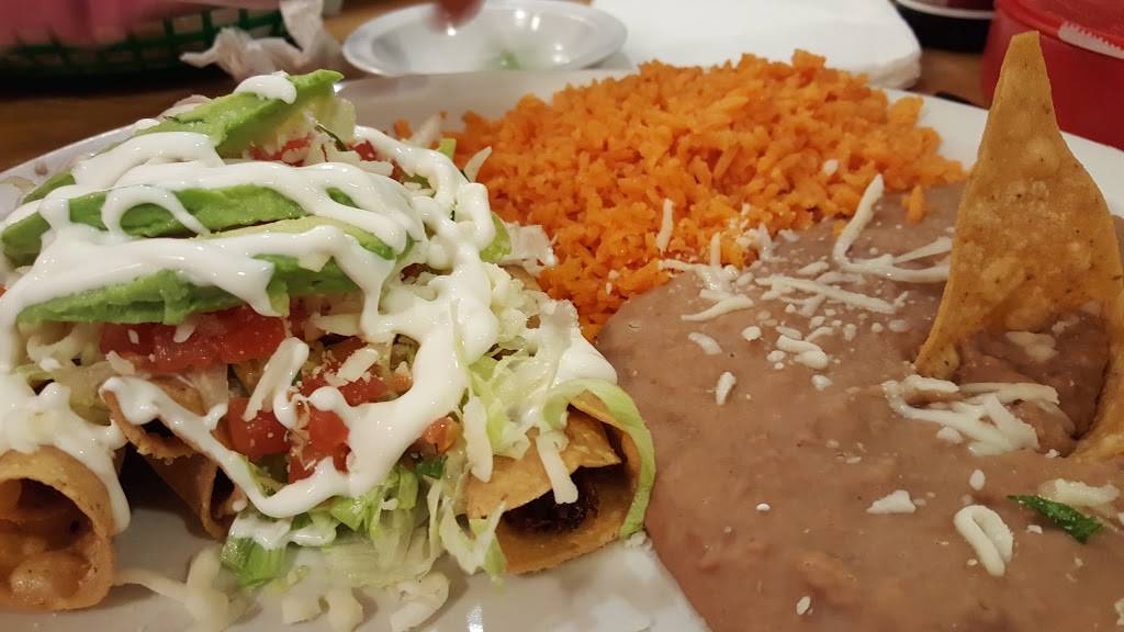 Taqueria Muniz | restaurant | 518 S Lake St, Aurora, IL 60506, USA | 6308968727 OR +1 630-896-8727