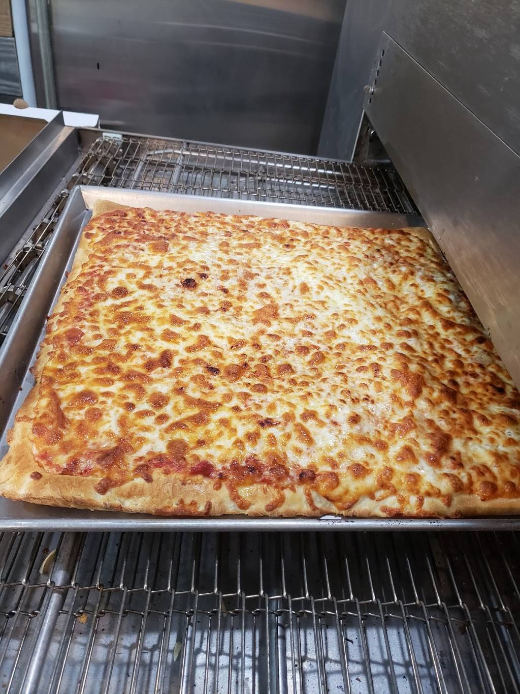 Fourno Pizza & Grill | restaurant | 4306 Woodland Ave, Drexel Hill, PA 19026, USA | 6107135632 OR +1 610-713-5632