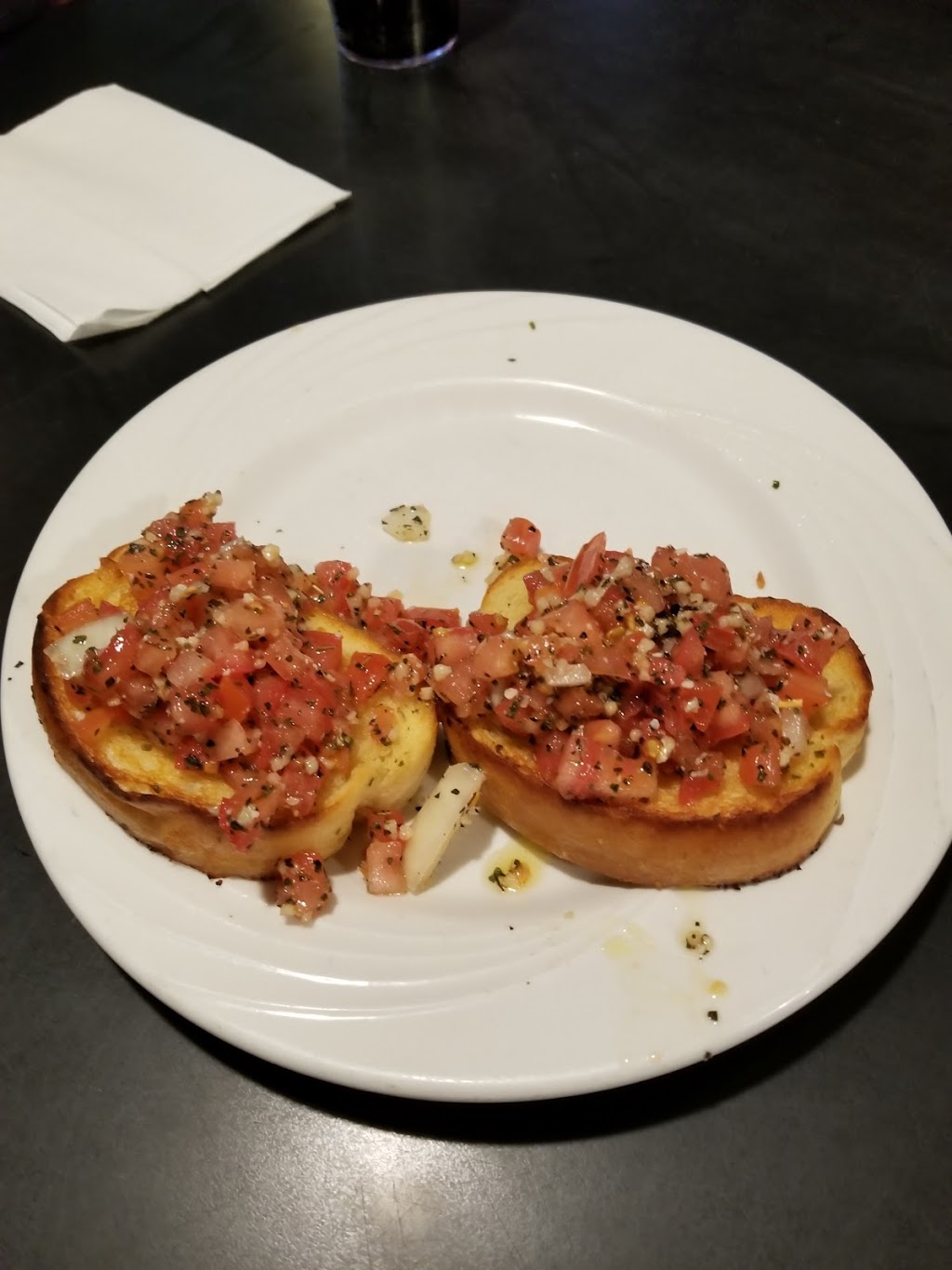 Tomacellis Pizza & Pasta | restaurant | 2309 W 12th St, Sioux Falls, SD 57104, USA | 6053358500 OR +1 605-335-8500