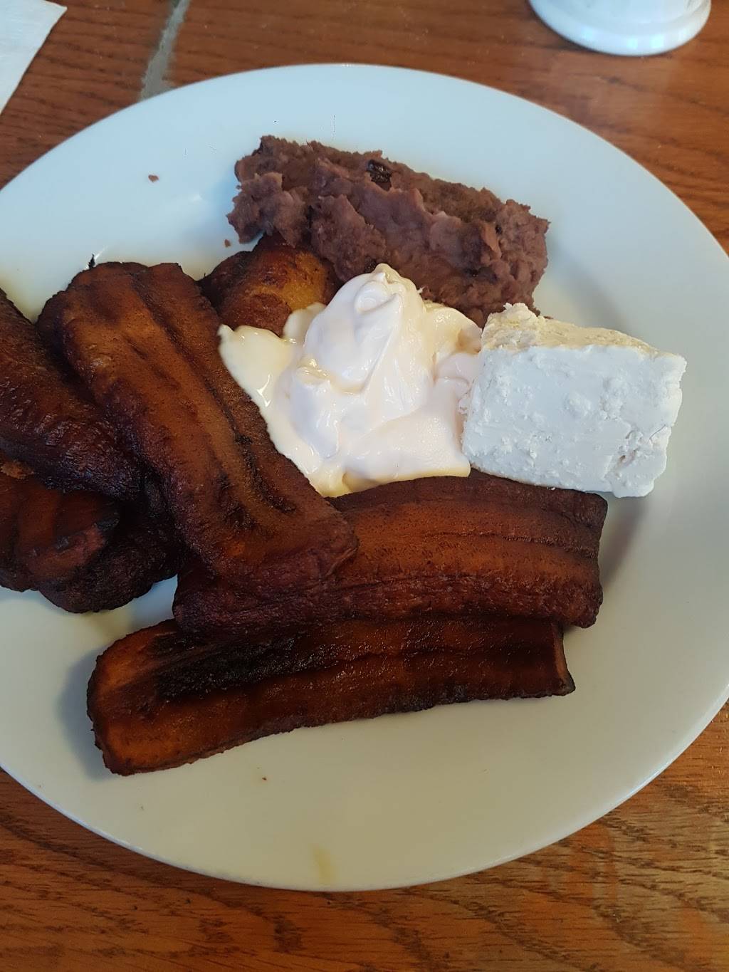 El Catrin | restaurant | 2930 Patrick Henry Dr, Falls Church, VA 22044, USA | 7035368946 OR +1 703-536-8946