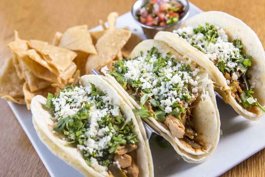 Waterhouse Tavern and Grill | restaurant | 3407 N Paulina St, Chicago, IL 60657, USA | 7738711200 OR +1 773-871-1200