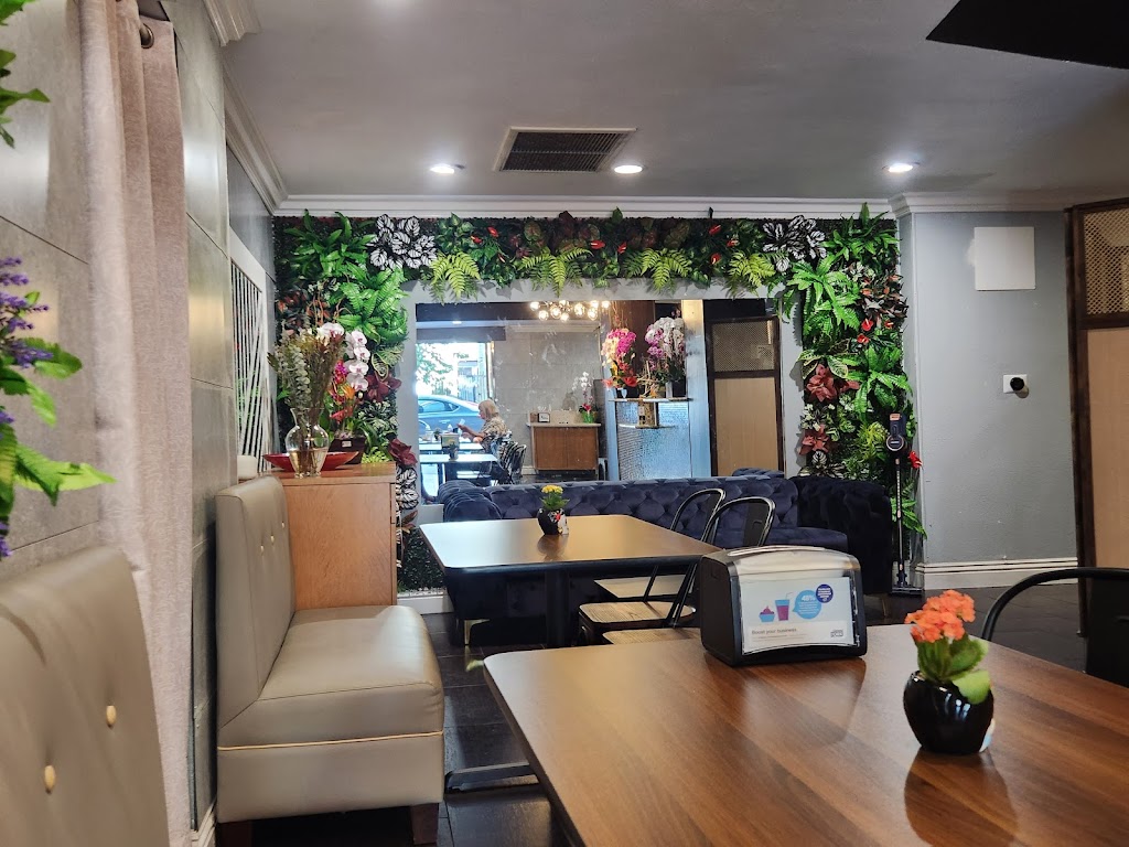 Moonrise | restaurant | 510 E Broadway, Long Beach, CA 90802, USA | 5622833222 OR +1 562-283-3222