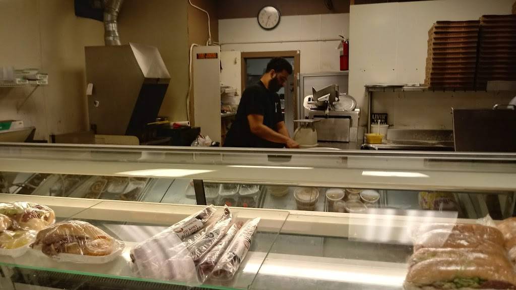 Dan & Vis Pizza | restaurant | 5951 Chene, Detroit, MI 48211, USA | 3139246077 OR +1 313-924-6077