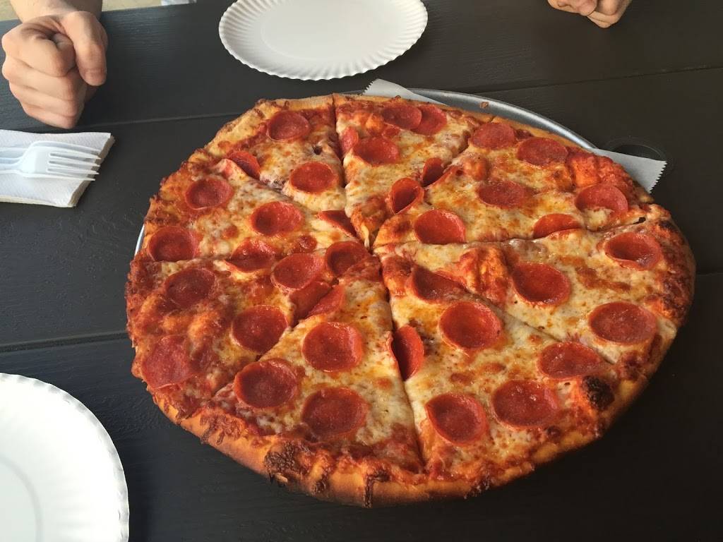 Dinos Pizza | restaurant | 1307 South Ocean Boulevard, Myrtle Beach, SC 29577, USA | 8434487497 OR +1 843-448-7497