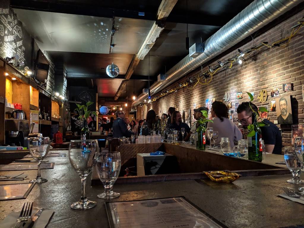 Bistro 360 | restaurant | 3353 Rue Ontario E, Montréal, QC H1W 1P8, Canada | 5143791809 OR +1 514-379-1809
