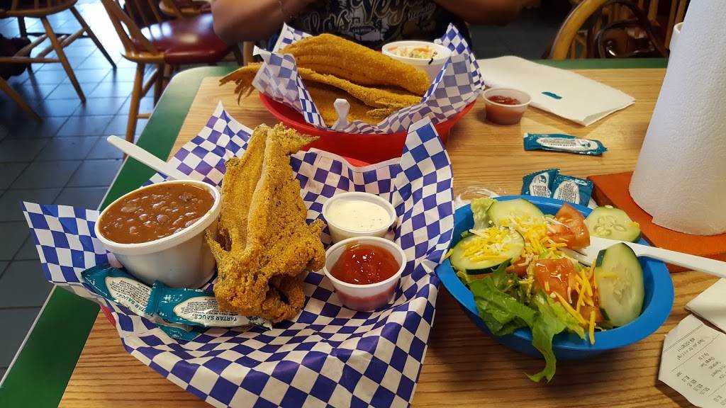 Mr. Catfish | restaurant | 1144 Airport Blvd, Austin, TX 78702, USA | 5125242020 OR +1 512-524-2020