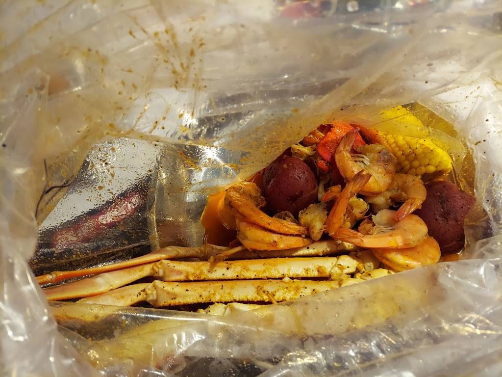 Red Crab - Juicy Seafood | restaurant | 2314 W Jefferson St, Joliet, IL 60435, USA | 8152805005 OR +1 815-280-5005