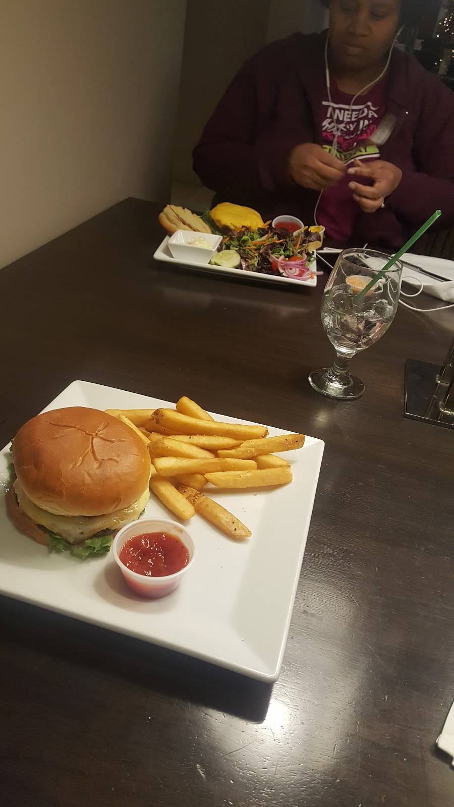 The Postern Grille | restaurant | 1657 Worcester Rd, Framingham, MA 01701, USA | 5088797200 OR +1 508-879-7200