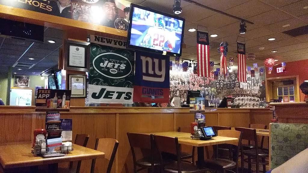 Applebees Grill + Bar | restaurant | 1710 Hempstead Turnpike, Elmont, NY 11003, USA | 5167751377 OR +1 516-775-1377
