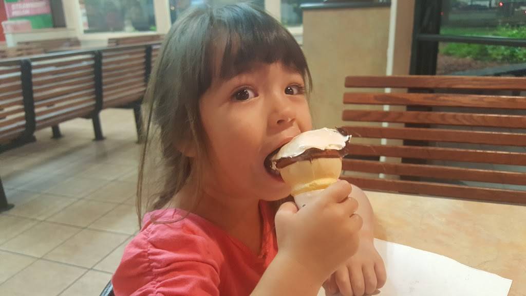 Wienerschnitzel | restaurant | 9419 Central Ave, Montclair, CA 91763, USA | 9096269042 OR +1 909-626-9042