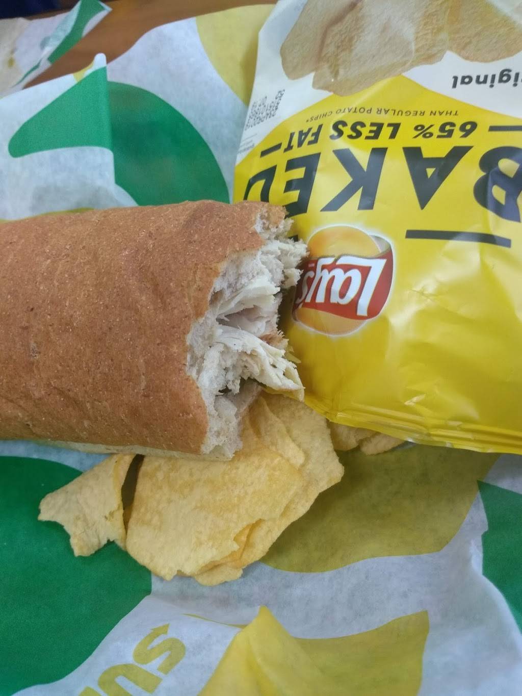 Subway | restaurant | 928 N Mulberry St, Elizabethtown, KY 42701, USA | 2707377336 OR +1 270-737-7336
