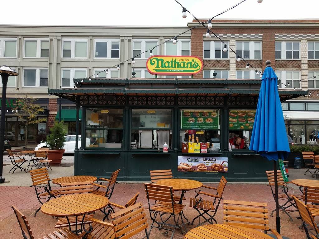 Nathans Famous Hot Dogs | restaurant | 184 Crocker Park Blvd, Westlake, OH 44145, USA | 4408712333 OR +1 440-871-2333