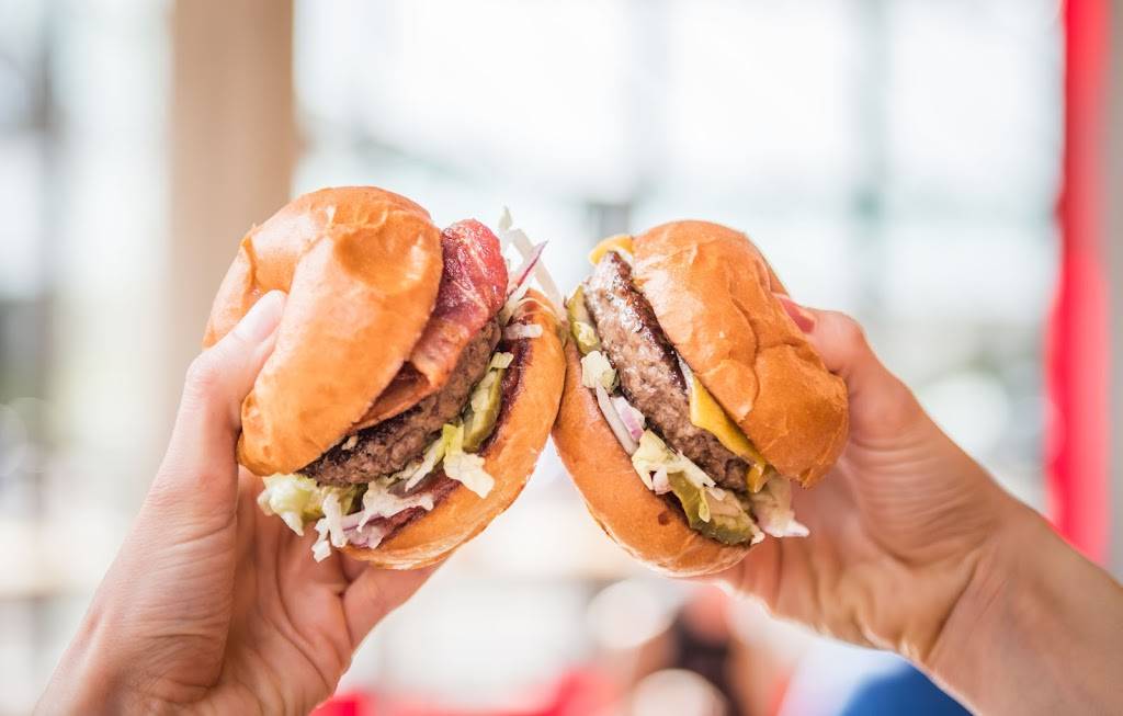 Little Big Burger - Prosperity Village | restaurant | 10012 Benfield Rd, Charlotte, NC 28269, USA | 7042745532 OR +1 704-274-5532