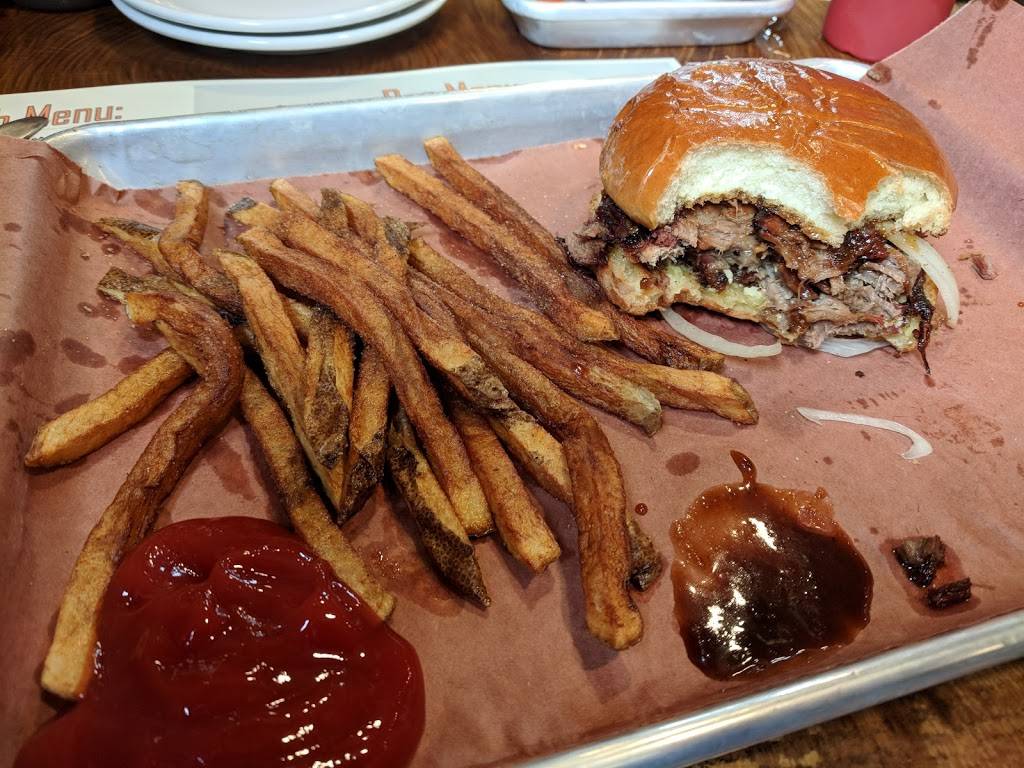 Moontown Brewing Company | restaurant | 345 S Bowers St, Whitestown, IN 46075, USA | 3177693880 OR +1 317-769-3880