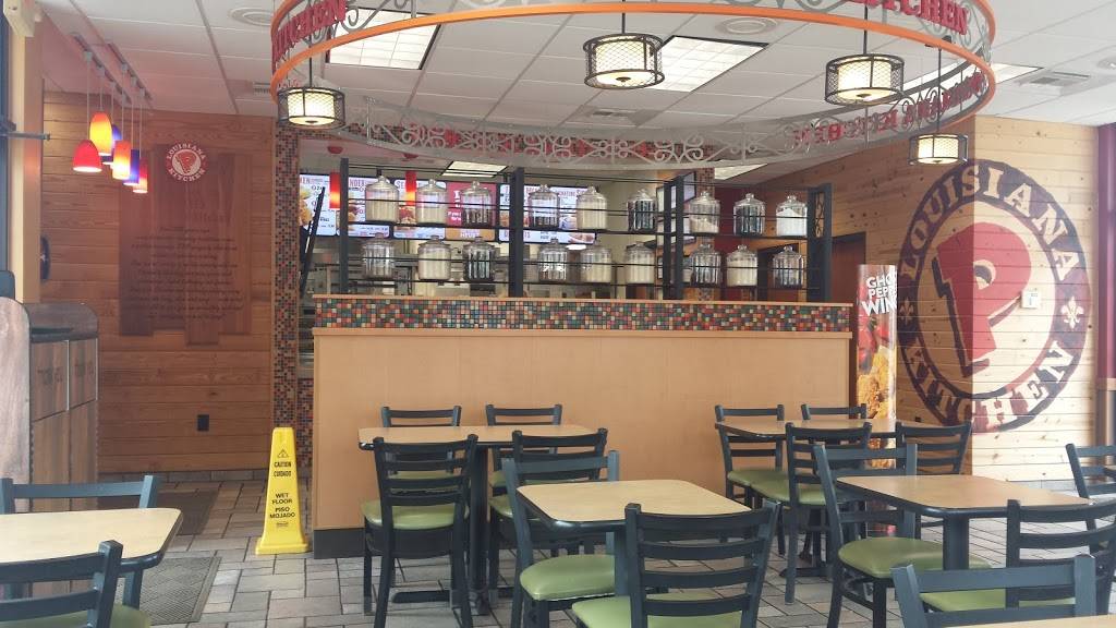Popeyes Louisiana Kitchen | restaurant | 2940 Interstate 45 N, Conroe, TX 77303, USA | 9367562321 OR +1 936-756-2321
