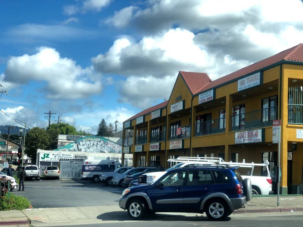 Moms Bun Mi | restaurant | 1400 14th Ave, Oakland, CA 94606, USA | 5106961028 OR +1 510-696-1028