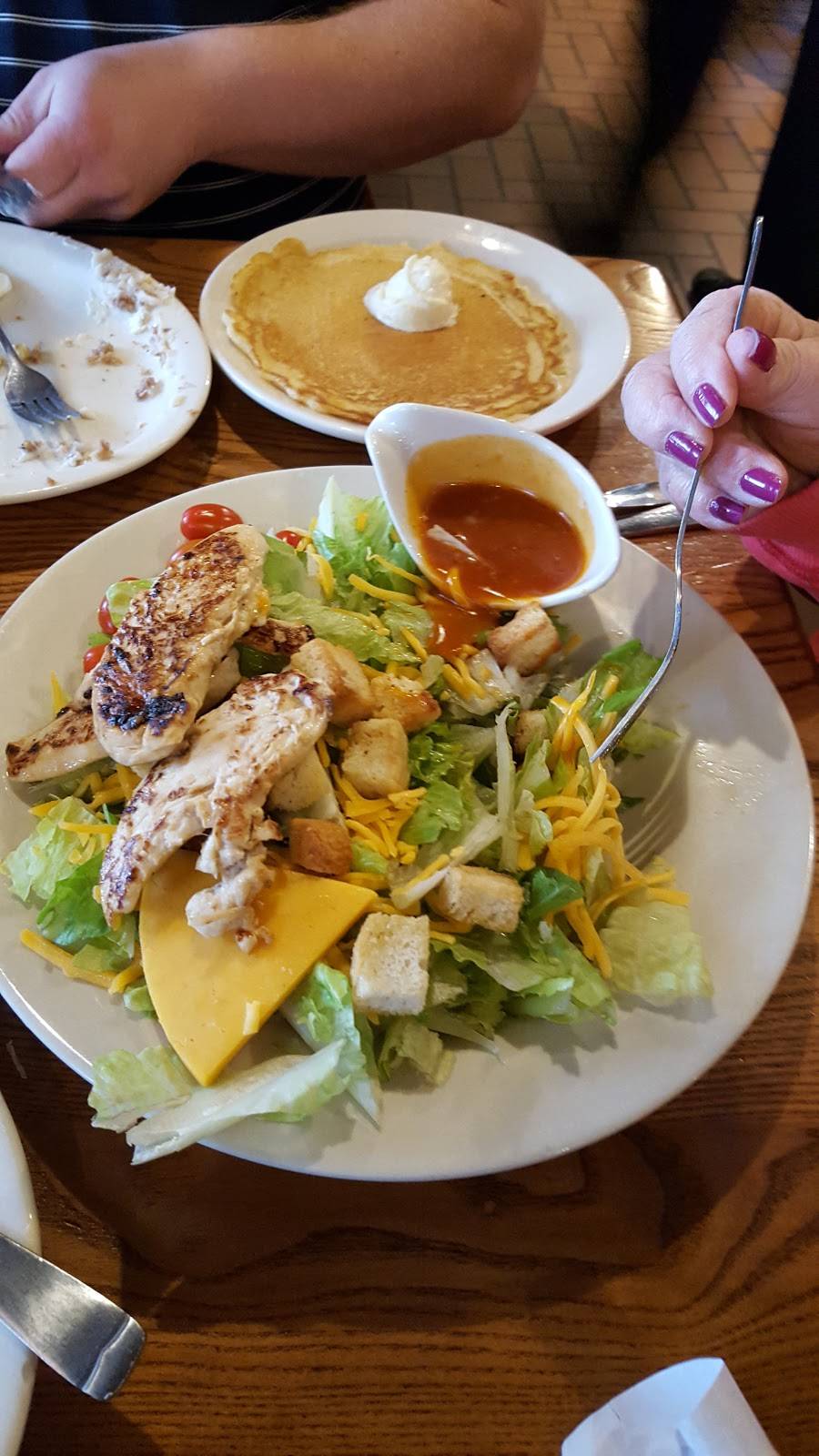 Cracker Barrel Old Country Store | restaurant | 105 W Leffel Ln, Springfield, OH 45506, USA | 9373258221 OR +1 937-325-8221