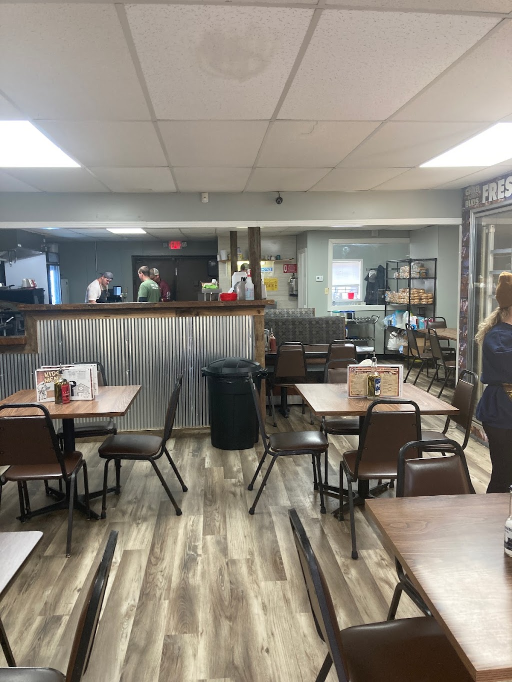 Fresh Garden Market & Smokehouse | restaurant | 3655 US-51, Senatobia, MS 38668, USA | 6625625622 OR +1 662-562-5622