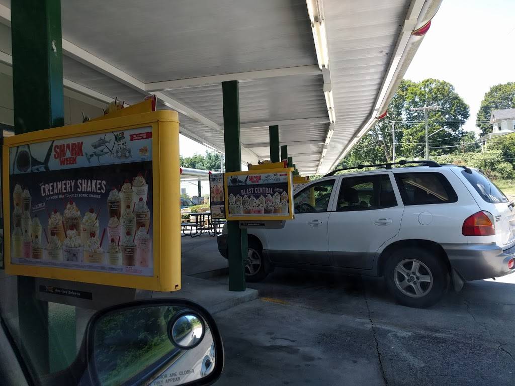 Sonic Drive-In | restaurant | 355 N Franklin St, Christiansburg, VA 24073, USA | 5403810007 OR +1 540-381-0007