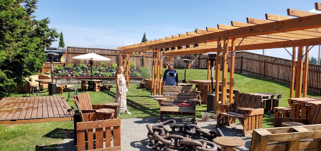 The Thirsty Badger | restaurant | 1501 E Badger Rd, Lynden, WA 98264, USA | 3603068643 OR +1 360-306-8643