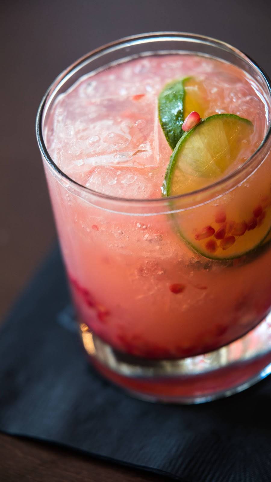 D. Burnhams | restaurant | 36 E 4th St, Cincinnati, OH 45202, USA | 5133330000 OR +1 513-333-0000