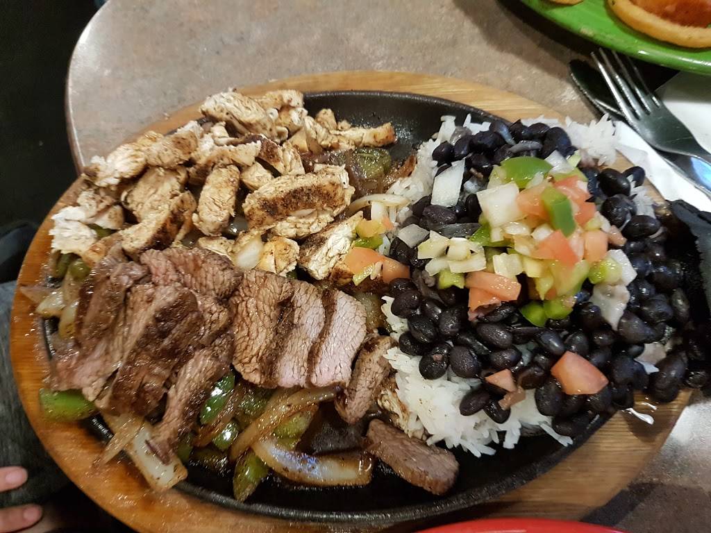 The Little Grille | restaurant | 62 Cottage St, Littleton, NH 03561, USA | 6034440395 OR +1 603-444-0395