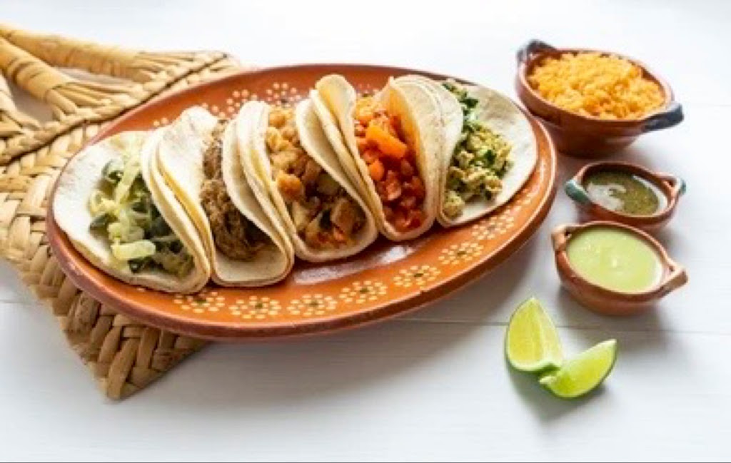 CHILAKILES 2 GO- TACOS - FOOD TRUCK | restaurant | 715 N Riverside Dr, Española, NM 87532, USA | 5052318202 OR +1 505-231-8202