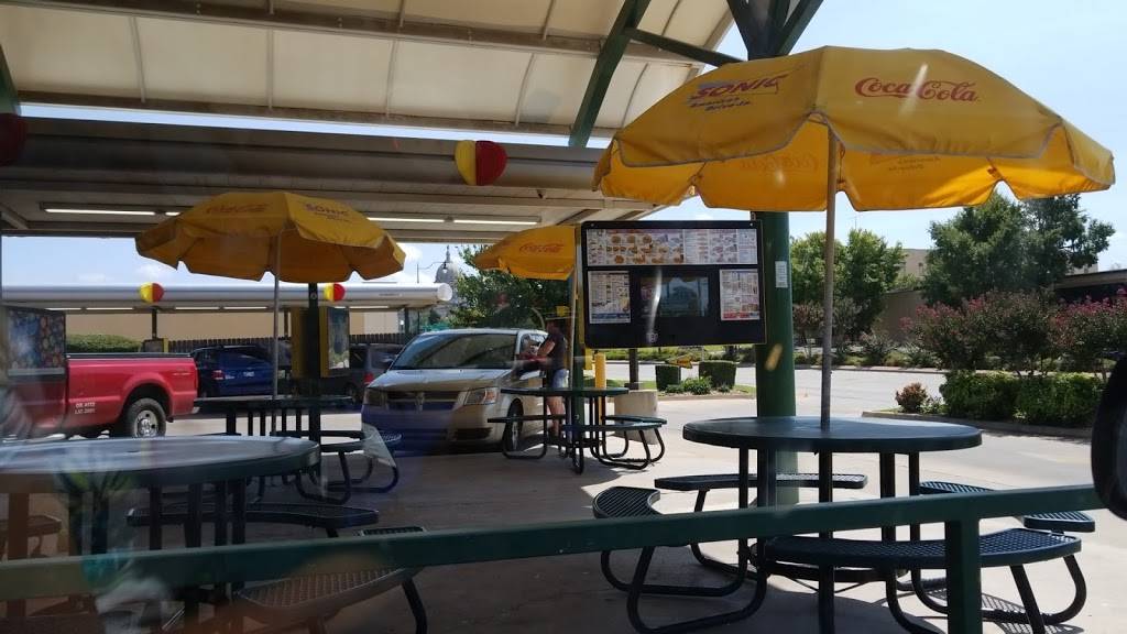 Sonic Drive-In | restaurant | 21 NE 23rd St, Oklahoma City, OK 73105, USA | 4055570330 OR +1 405-557-0330