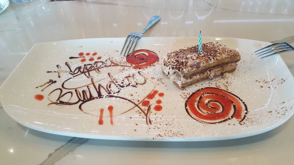 Noras Italian Cuisine | restaurant | 5780 W Flamingo Rd, Las Vegas, NV 89103, USA | 7028738990 OR +1 702-873-8990