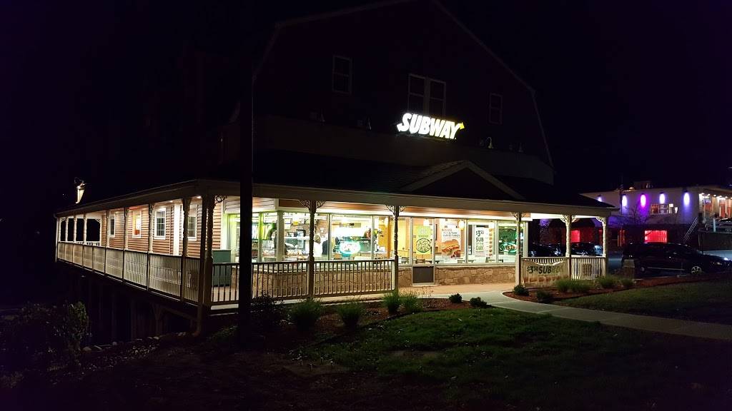 Subway | restaurant | 70 Merrow Rd, Tolland, CT 06084, USA | 8608717688 OR +1 860-871-7688